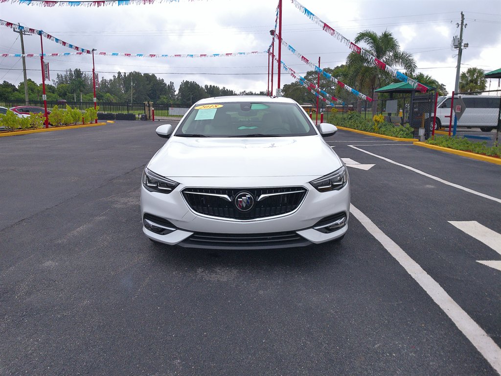 2018 Buick Regal Sportback Essence's photo