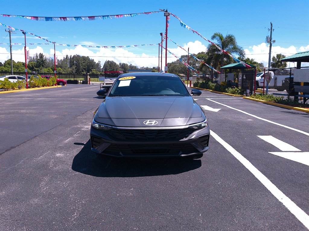 2025 Hyundai Elantra 2.0 SEL Sport IVT's photo